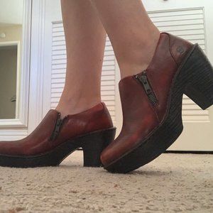 Vintage perfect condition Born clogs!!